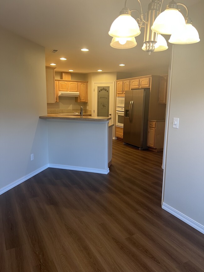 Building Photo - 301 Brant Ln