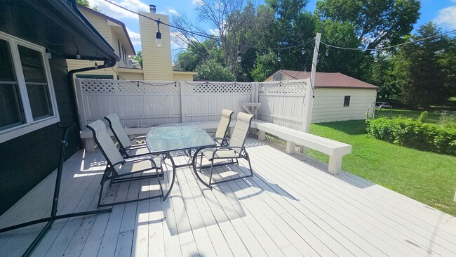 Building Photo - Charming 4-Bedroom Remodeled Home in Quiet...