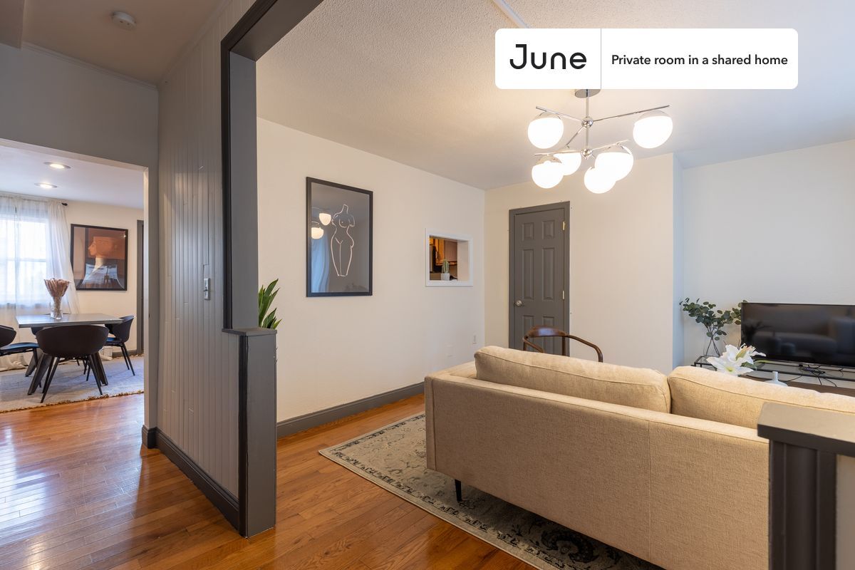 Building Photo - Room in Shared 5 bed/3 bath home