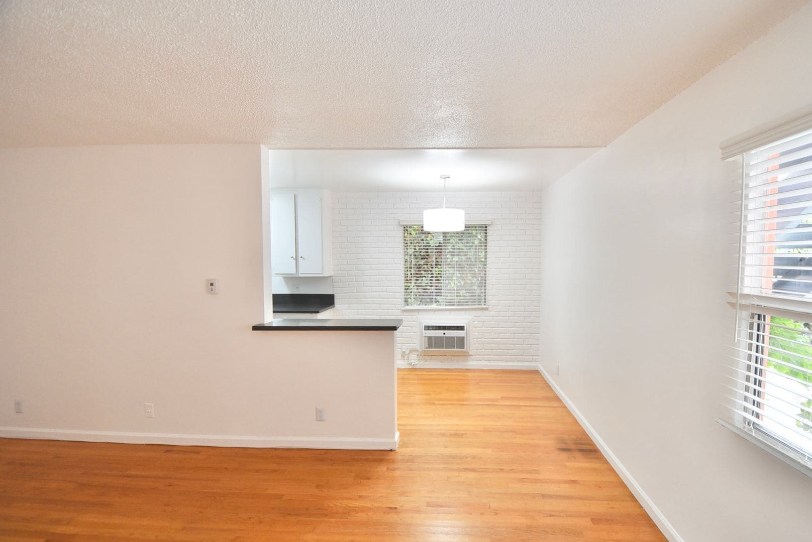 Building Photo - 11143 Aqua Vista St