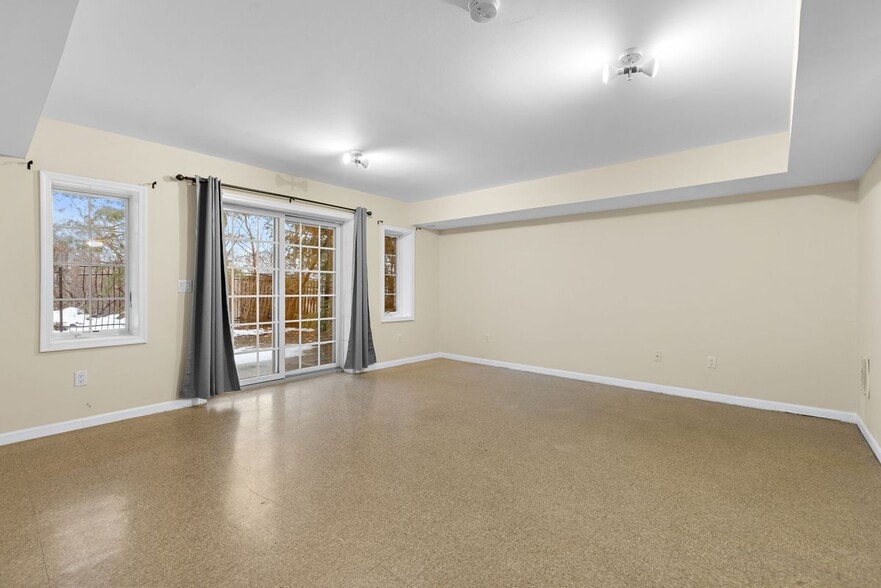 Building Photo - 12 Liberty Ct.