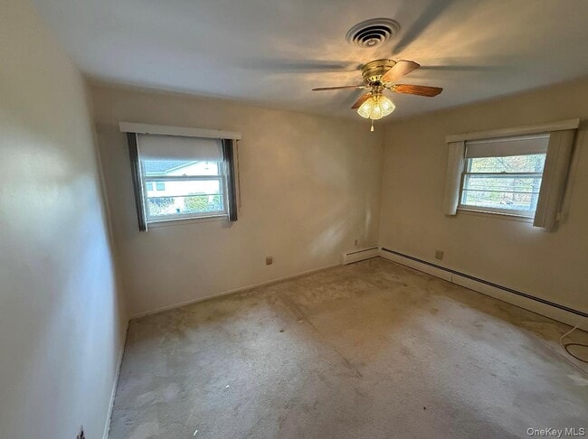 Building Photo - 7 Brentwood Dr