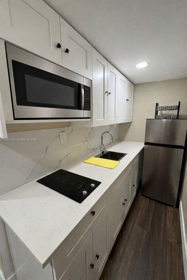 Building Photo - 620 NW 6th St