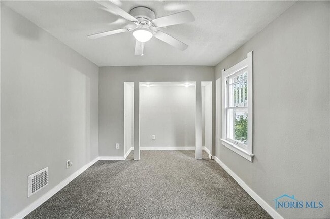 Building Photo - 3725 Leybourn Ave