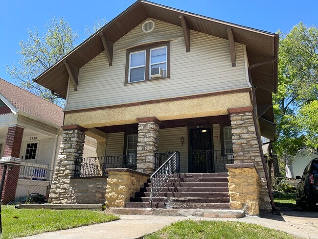 Building Photo - 3924 Tracy Ave