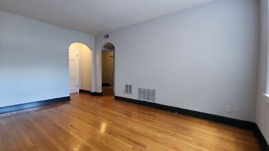 Building Photo - 1019 Sanford Ave