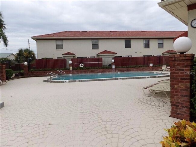 Building Photo - 1605 Shady Ridge Ct