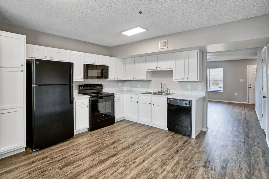 Building Photo - Sabal Palms Apartments