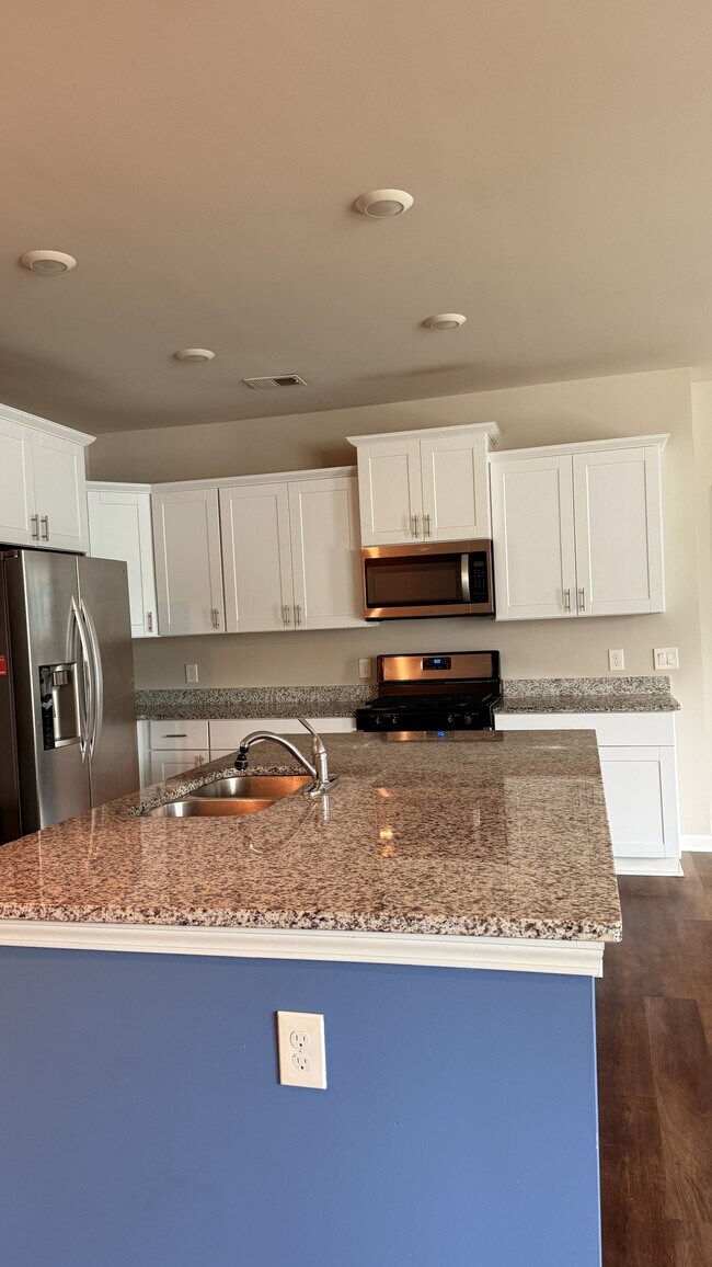 Building Photo - 71 Creekstone Dr