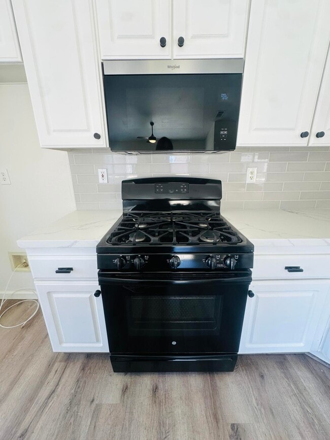 Building Photo - 78780 Birchcrest Cir