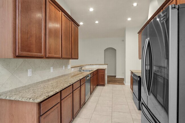 Building Photo - 12822 Lakeshore Dr