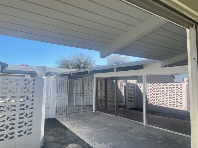 Building Photo - 2630 N Biskra Rd