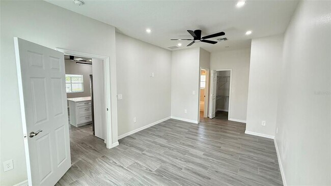 Building Photo - 37542 Eiland Blvd