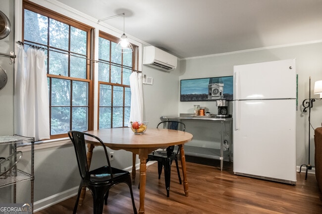 Building Photo - 290.5 Milledge Cir