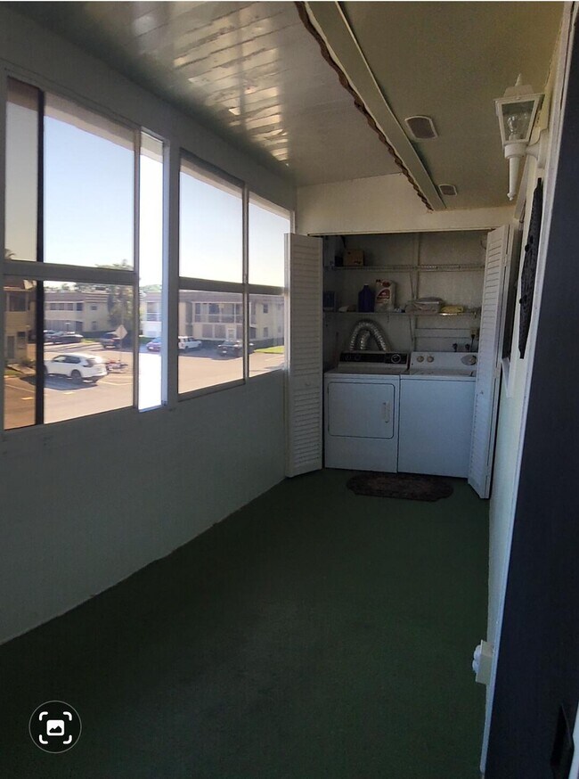 Building Photo - 141 Saxony Trail