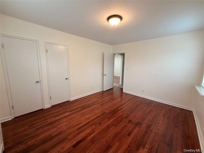 Building Photo - 72-31 Little Neck Pkwy