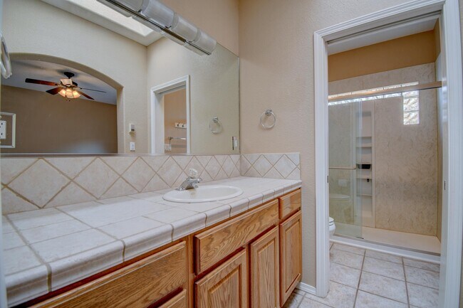 Building Photo - 5809 Vulcan Vista Dr NE