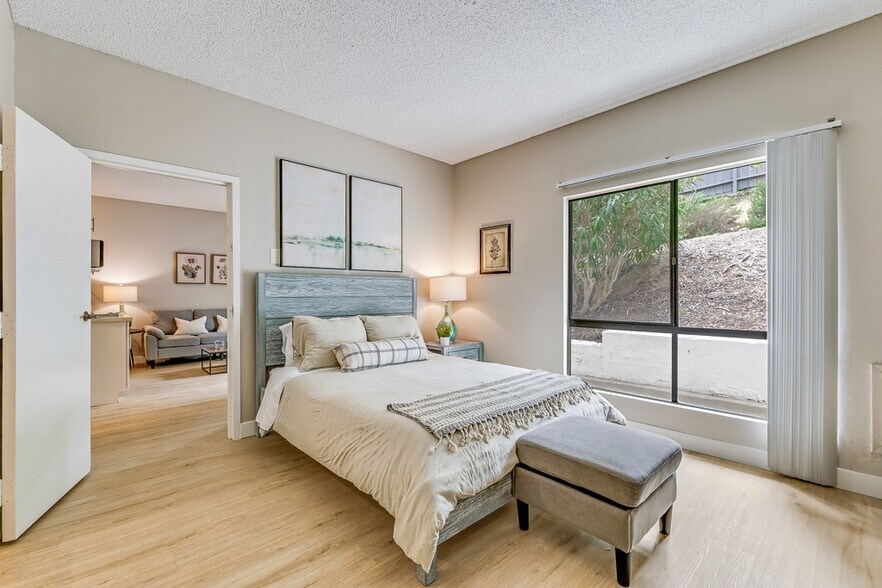 Building Photo - Encinitas Senior Living - 55+ Active Adult...
