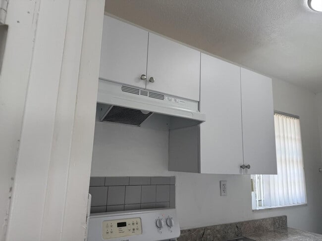 Building Photo - 24000 SW 207th Ave