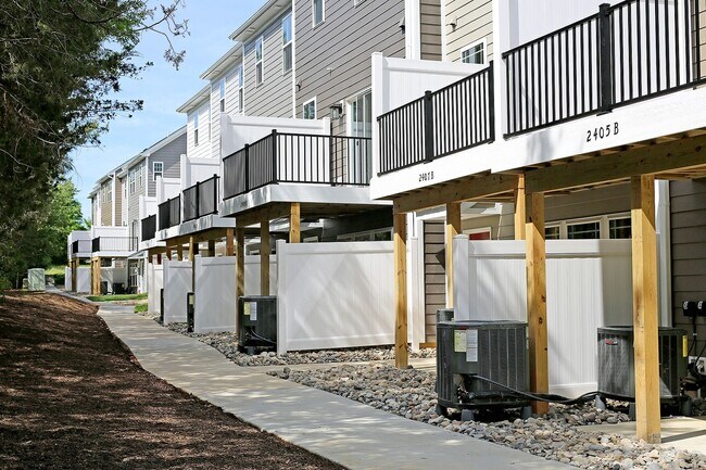 Building Photo - Pet-Friendly Apartment Near Crozet Park
