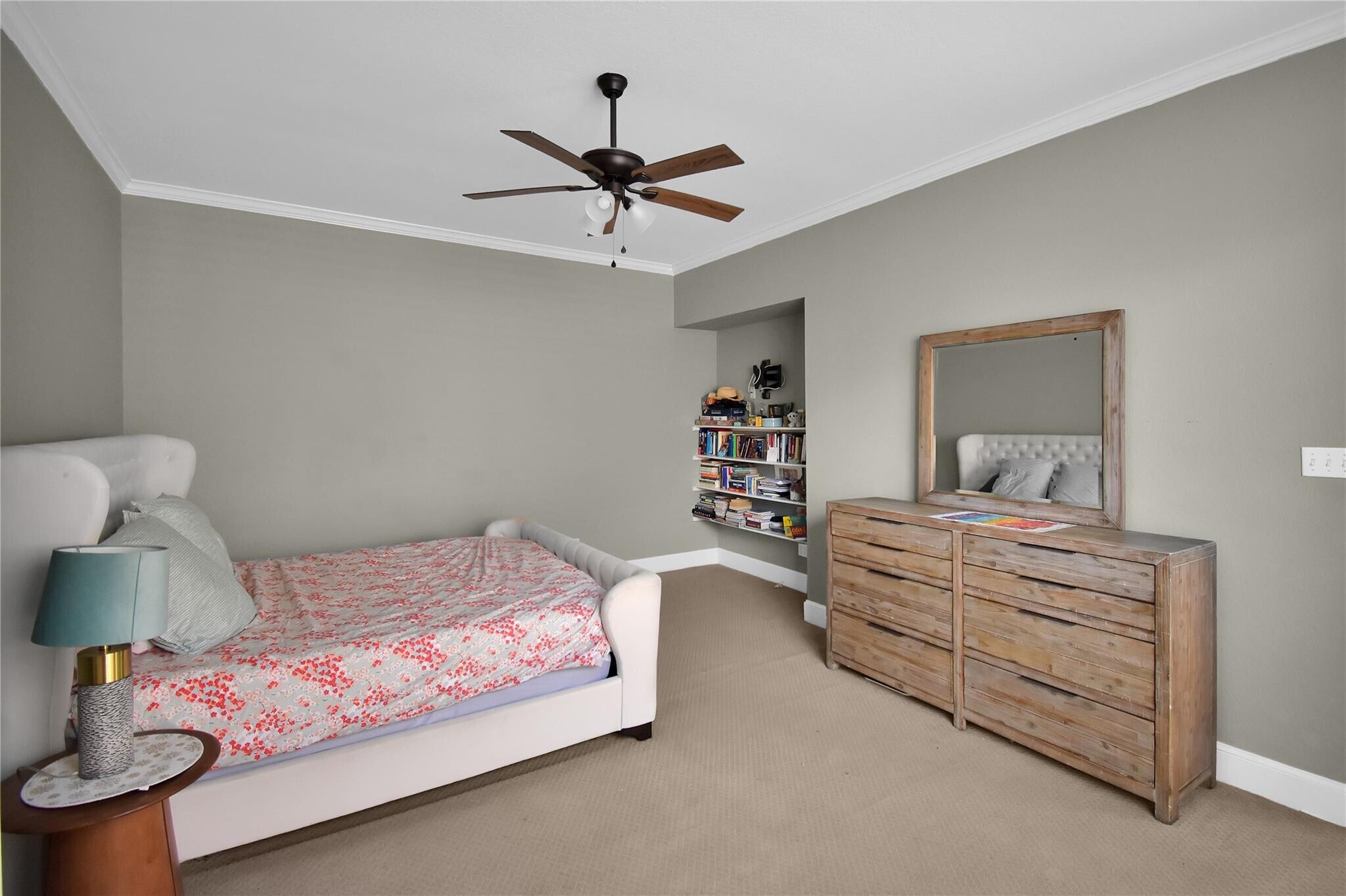 Master Sutie - 3903 Johnson St