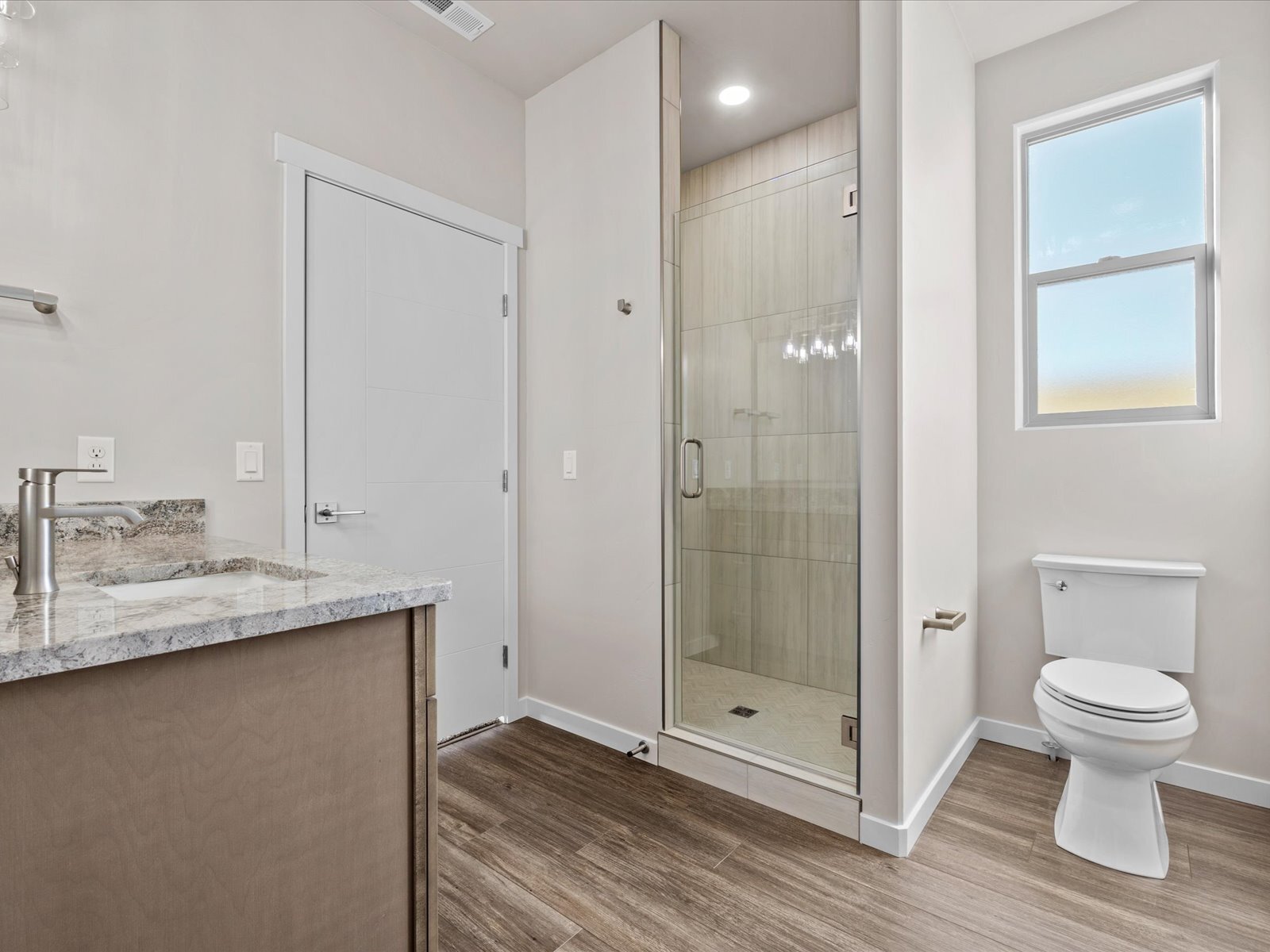 Building Photo - 2747 Radiant Ave