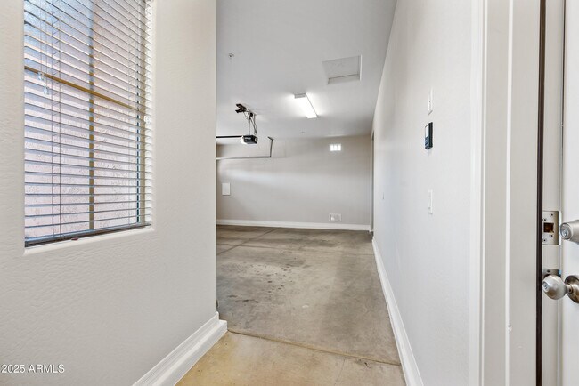 Building Photo - 12750 Calle de Pompas W