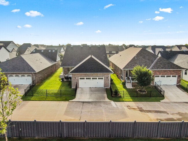 Building Photo - 1901 Plaza District Dr