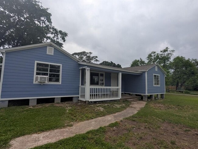 Primary Photo - 327 Primrose Rd