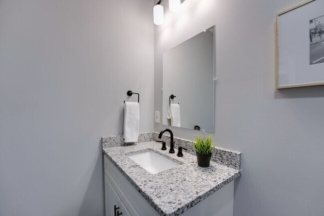 Building Photo - 389-391-391 Berkeley Rd