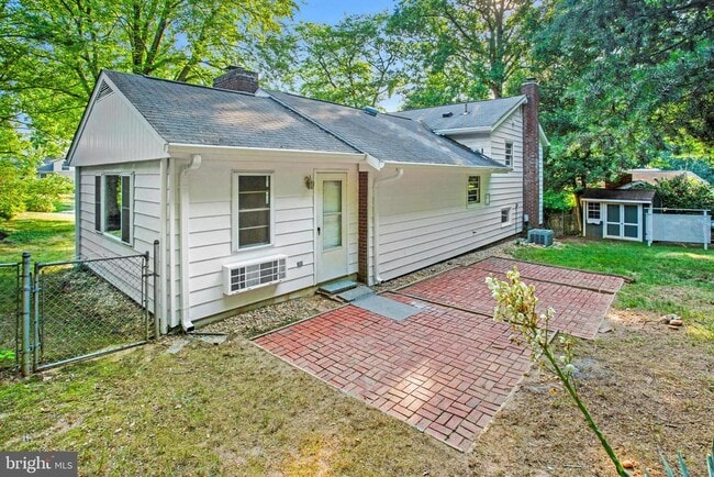 Building Photo - 1117 Westbriar Ct NE