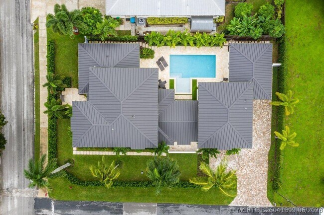Building Photo - 217 Gulfstream Blvd
