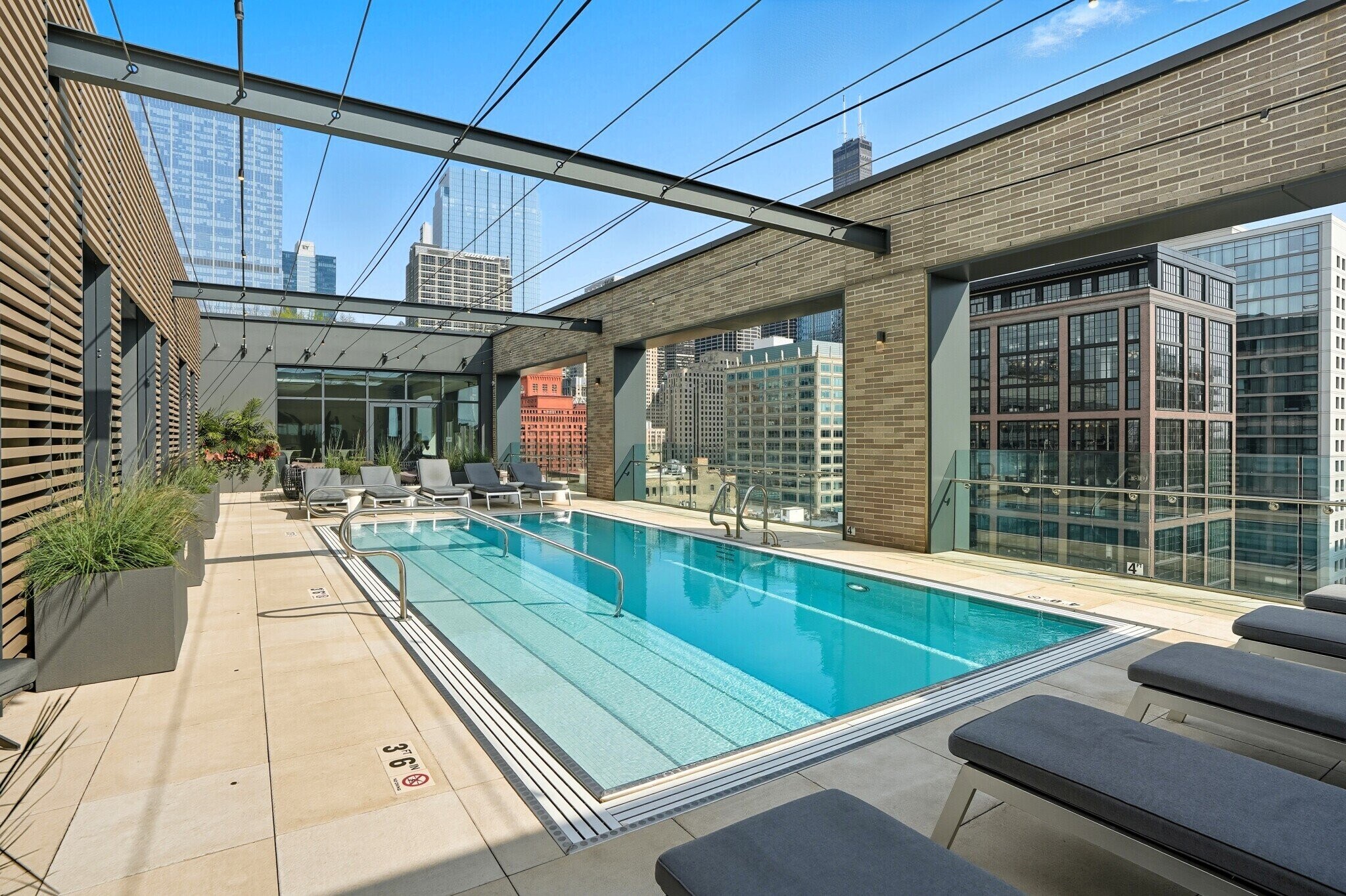 Building Photo - 169 N Desplaines St