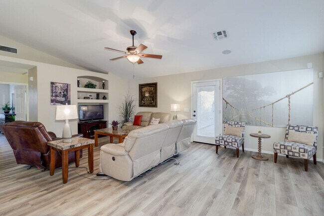 Building Photo - 1116 S Ironwood Ct