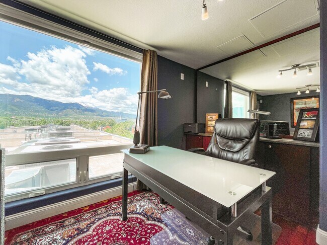 Building Photo - 287 E Fountain Blvd