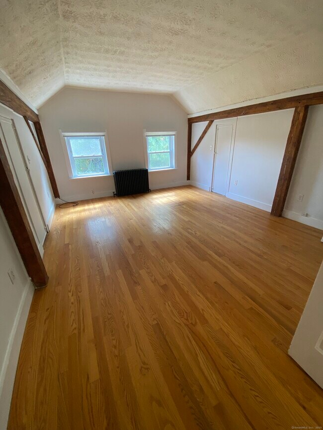 Building Photo - 143 Peters Ln