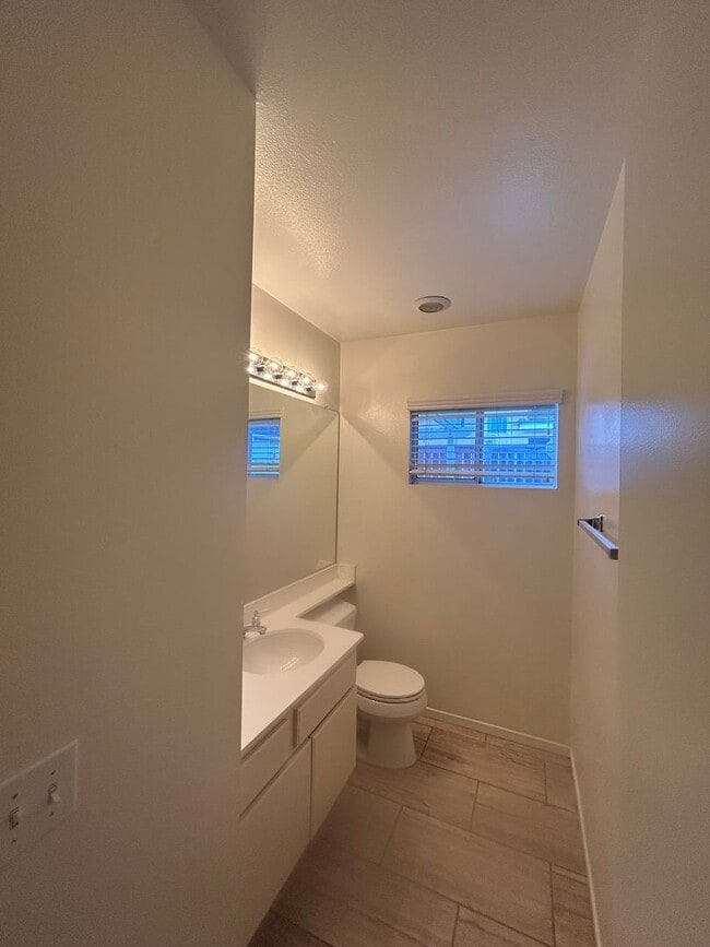 Building Photo - Remodeled Home for Rent in Corona – Sunroo...