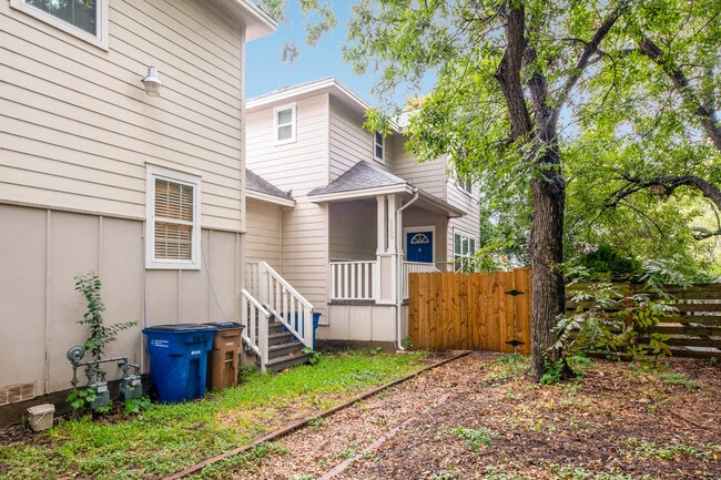 Building Photo - 2809 E 22nd St