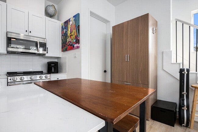 Building Photo - 203 Danna Ln