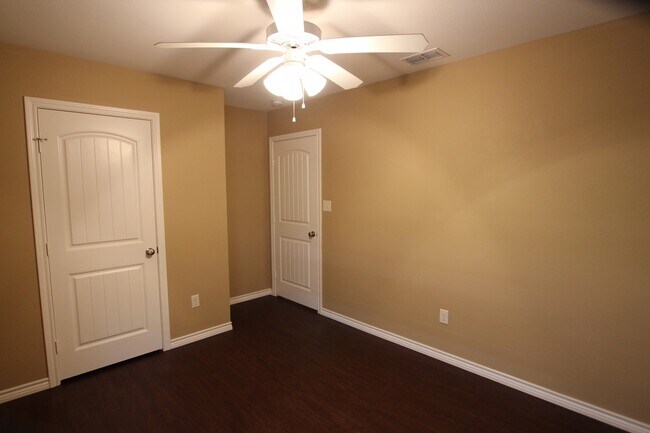 Building Photo - 19391 King Ranch Dr