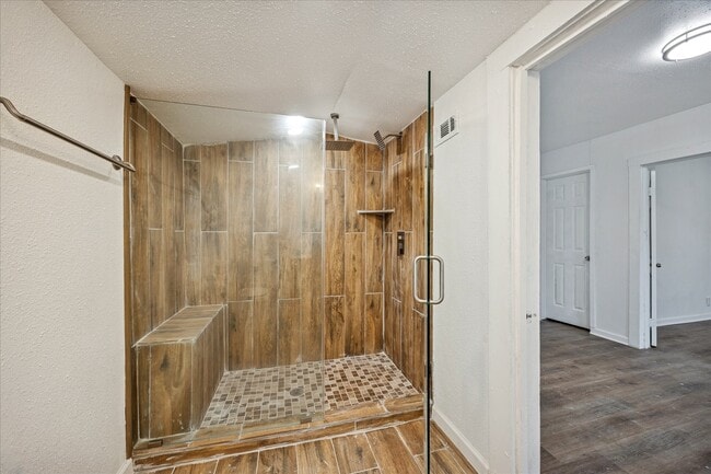 Building Photo - 1803 Simpson St