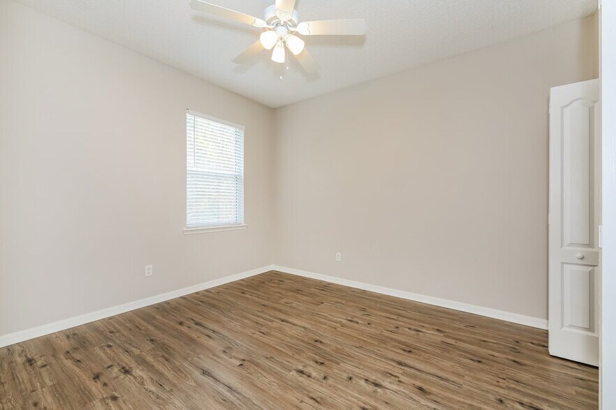 Building Photo - 2411 Watermill Dr