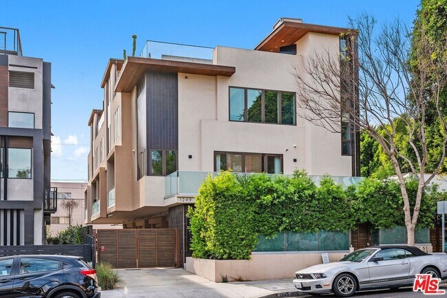 Building Photo - 1251 N Formosa Ave