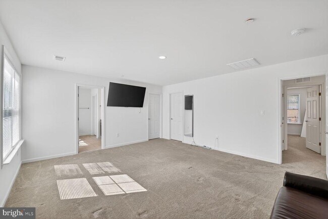 Building Photo - 111 Touhey Dr