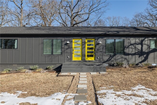 Building Photo - 568 E Rebecca St