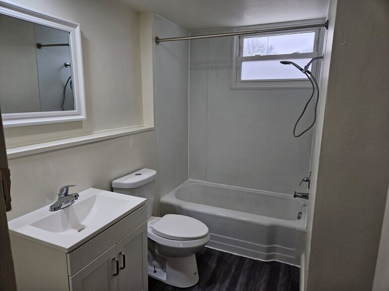 Bathroom - 125 29th St NE