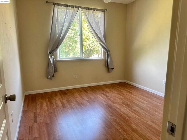 Building Photo - 1531 Siemering Way