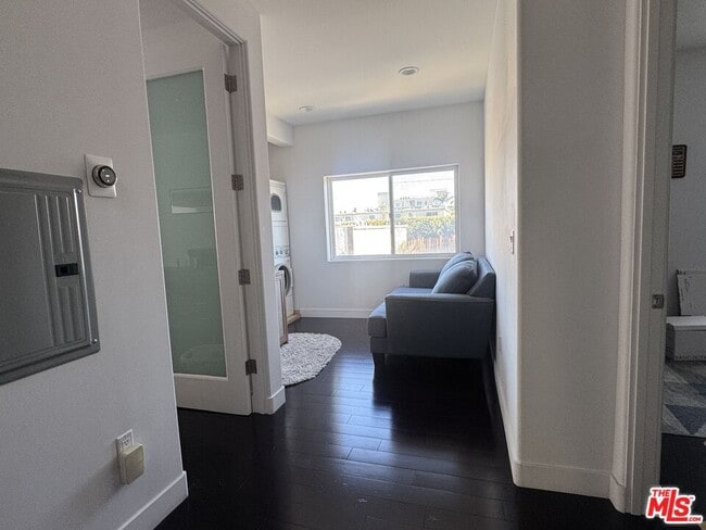 Building Photo - 1739 S Barrington Ave