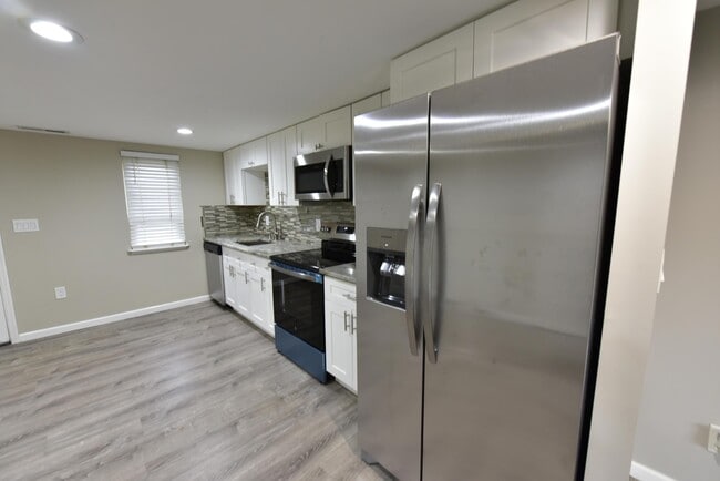 Building Photo - 1030 Galliton Ct