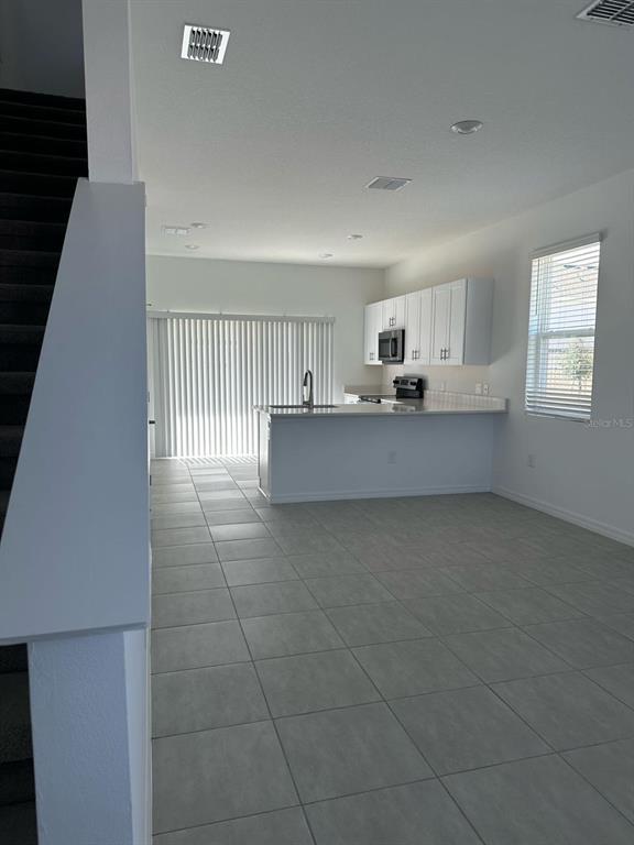 Building Photo - 2084 Viewfinder St